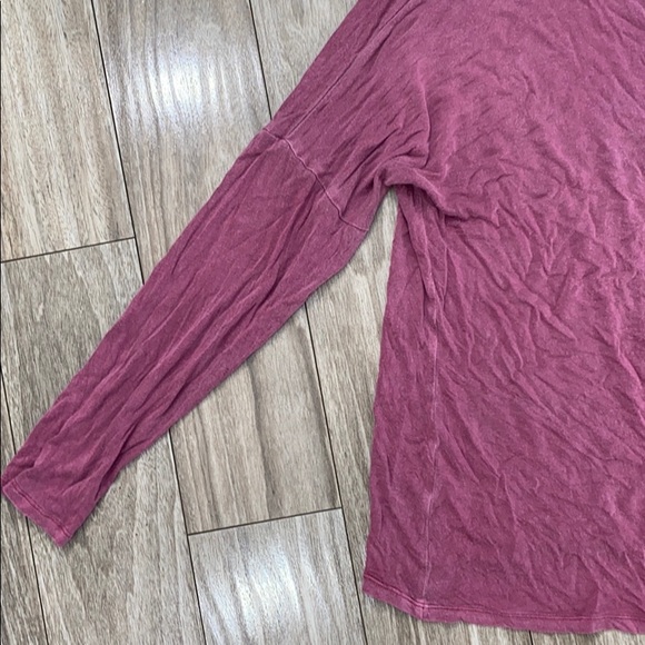 Aritzia flowy top - Picture 4 of 7